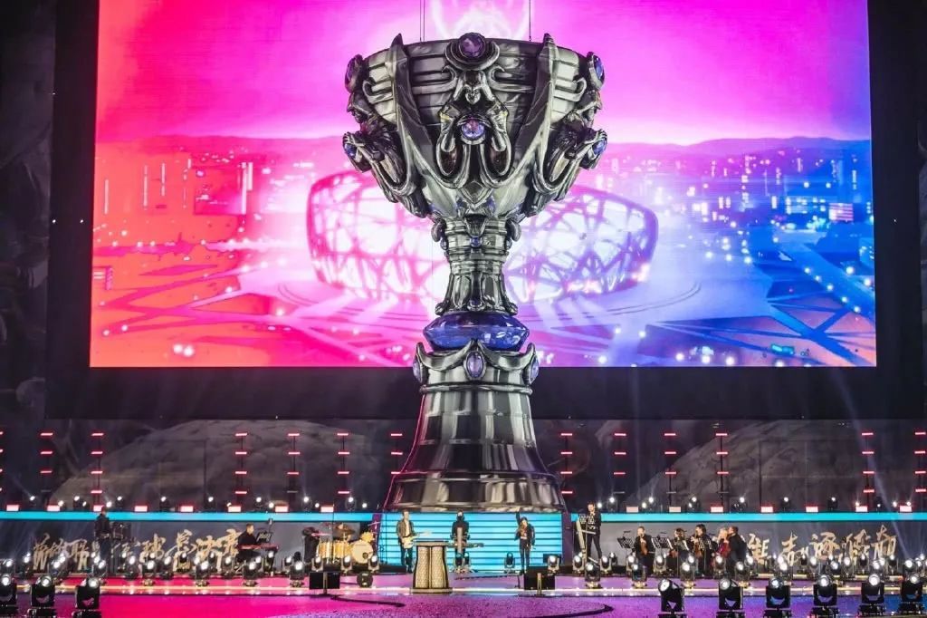 KOI 与 baddyG 和主教练 Gsimoz 分道扬镳