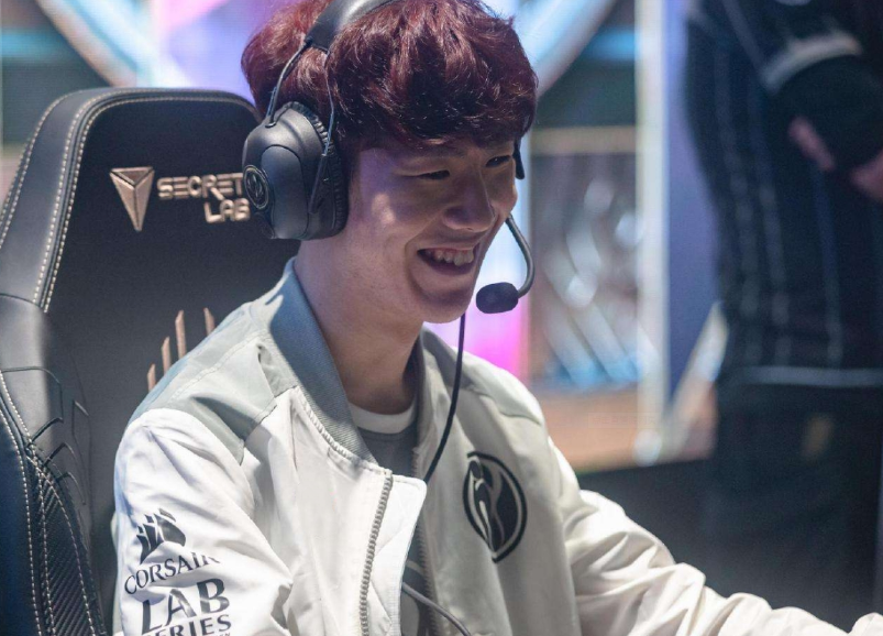 Team WE 3-1战胜OMG，晋级下一轮