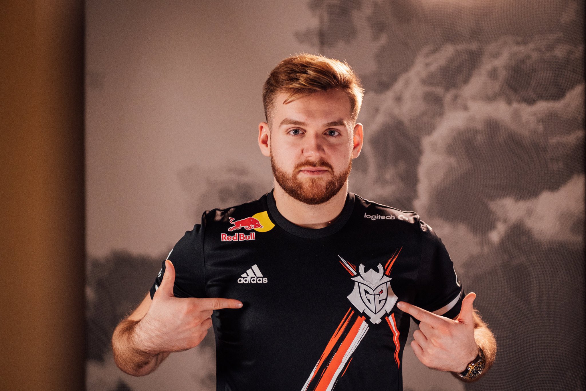 WE分享选手照片：让我尝尝这是否好